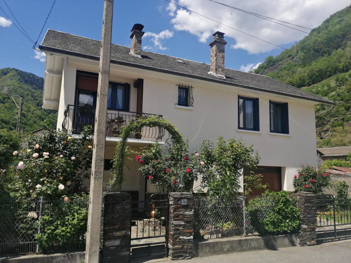Les Rosiers Villa Bagnères-de-Luchon Buitenkant foto